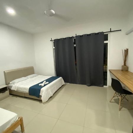 Desaru Happy Guest House D Buitenkant foto