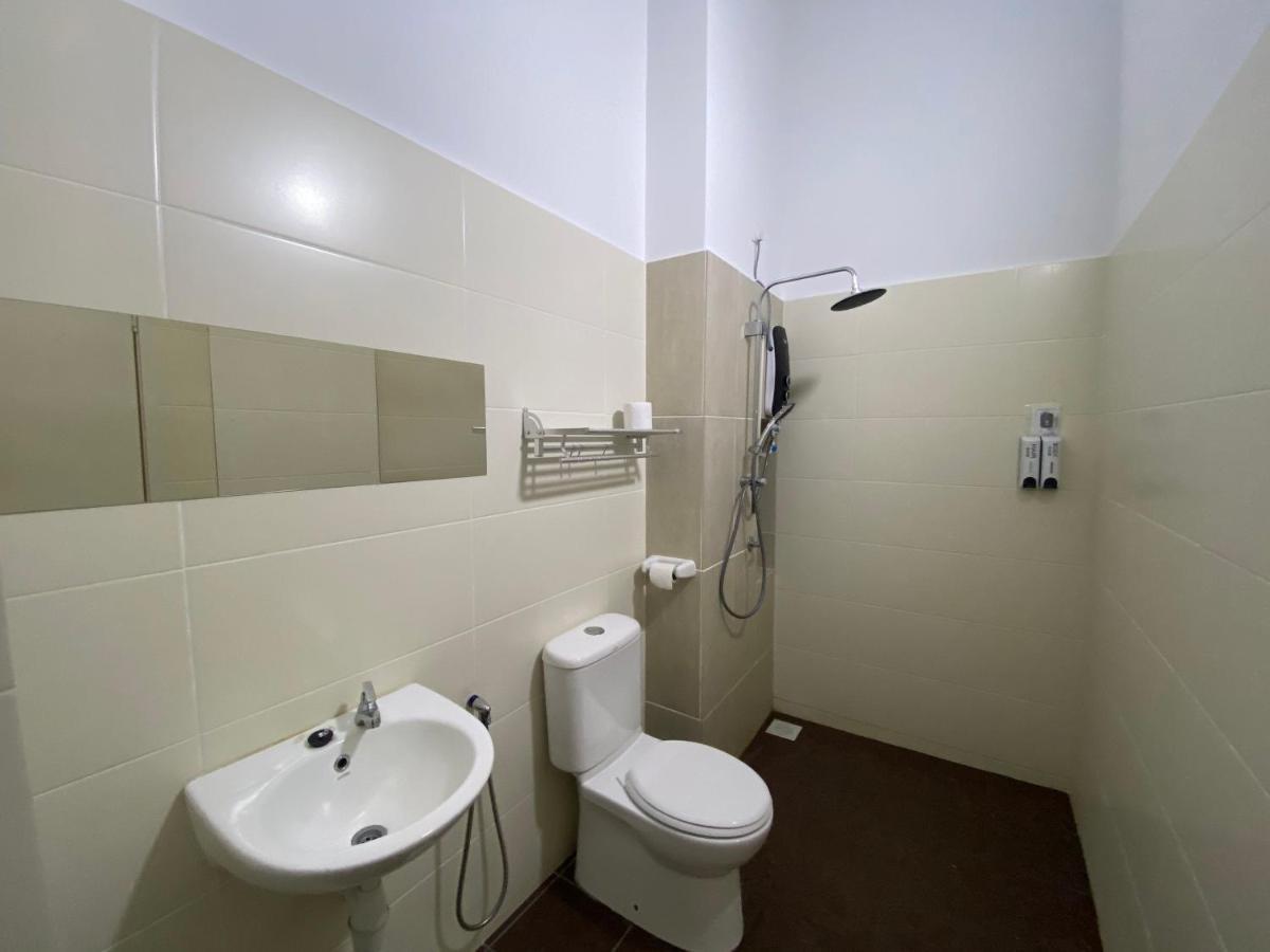 Desaru Happy Guest House D Buitenkant foto